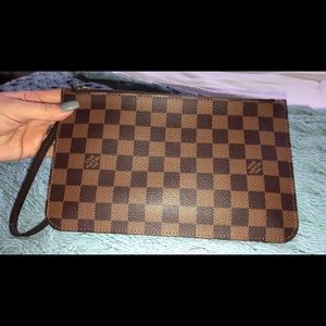 LOUIS VUITTON Damier Neverfull GM Pochette